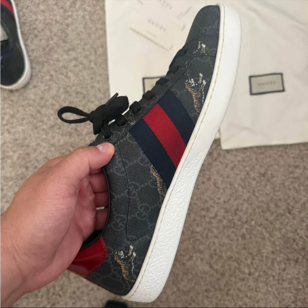 Gucci Men's Black Sneakers with Red Stripe - Picture 4 of 10